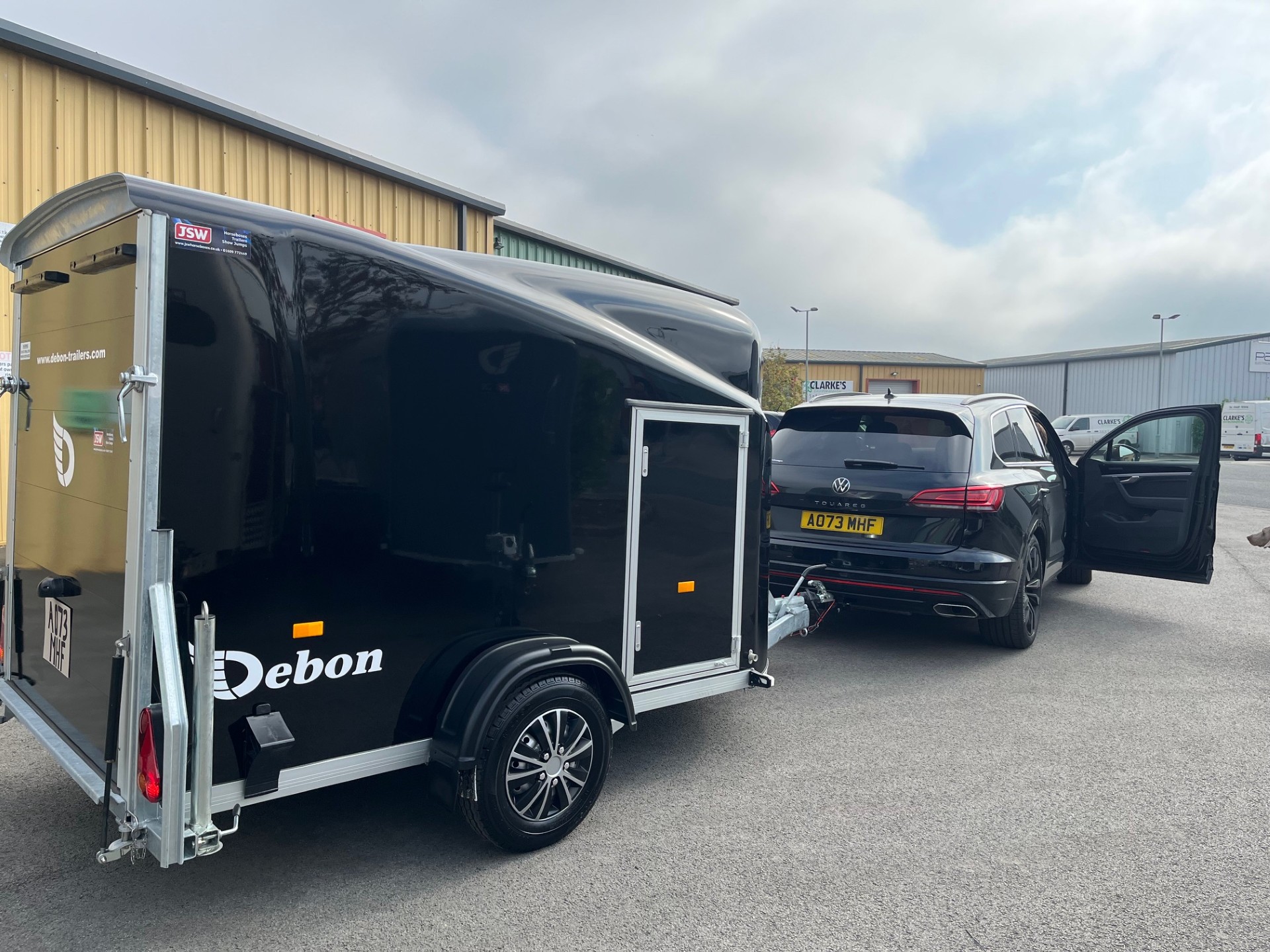 martin3 Debon Cargo 1300 Van Trailers