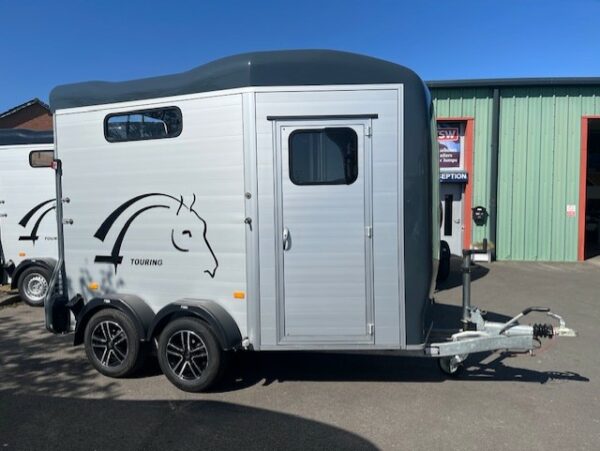Cheval Liberté Touring Country Horse Trailer USED