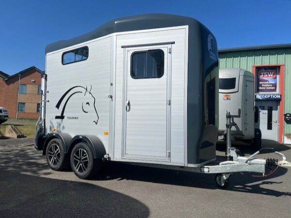 Cheval Liberté Touring Country Horse Trailer USED