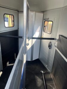 Cheval Liberté Touring Country Horse Trailer USED