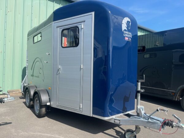 Cheval XL in blue