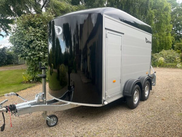 Debon Roadster C500 Box Trailer Black