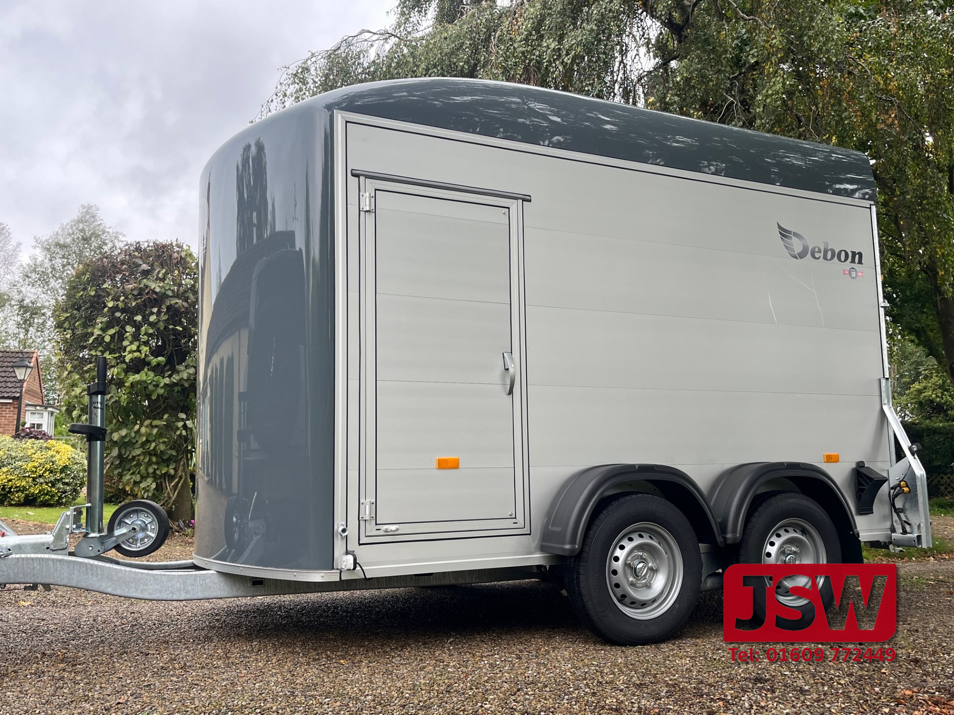 grey3 (1) Debon Roadster C500 Box Trailer Grey