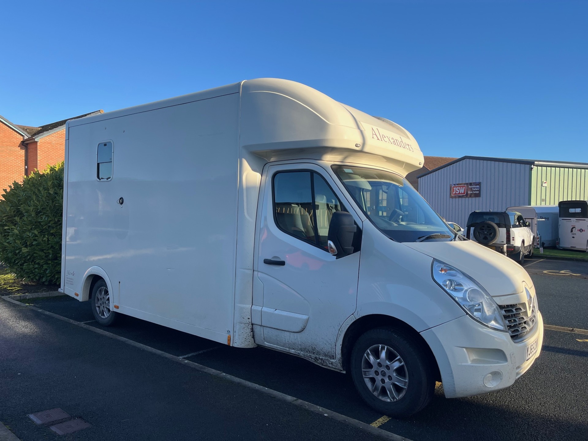 MO10 Alexander 3.5ton York Horsebox