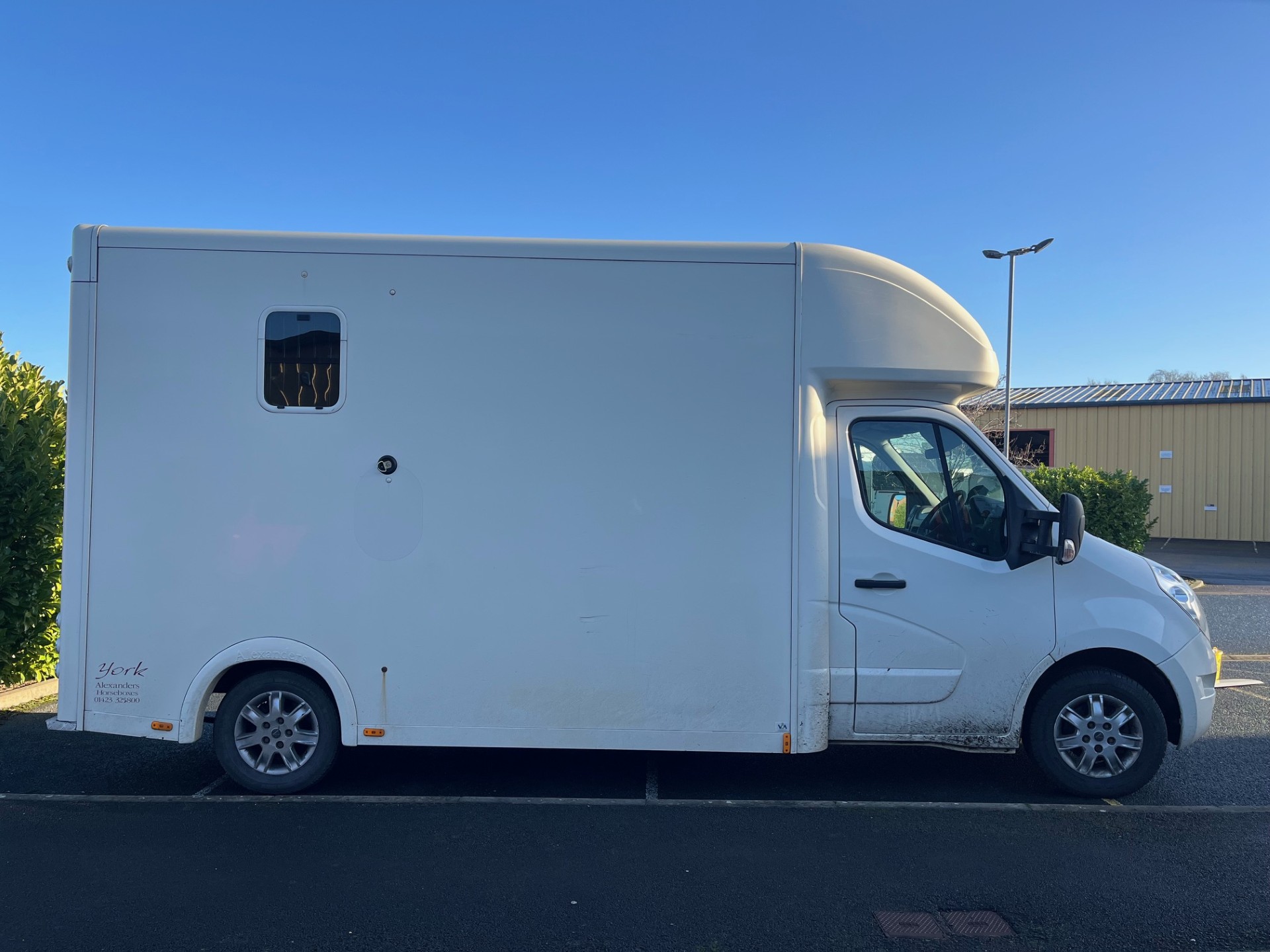 MO4 Alexander 3.5ton York Horsebox