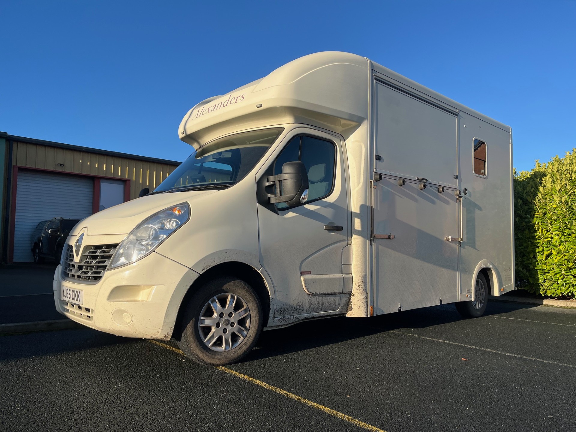 MO8 Alexander 3.5ton York Horsebox