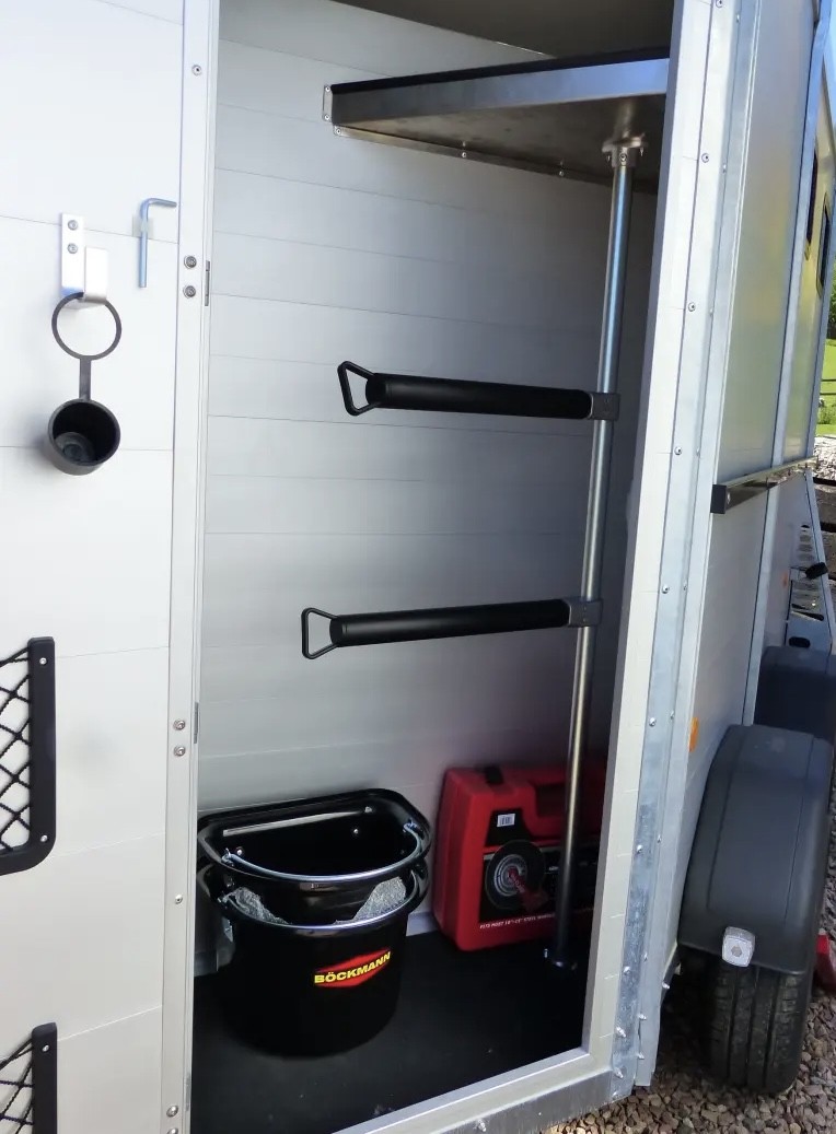 G2-TACK tack room